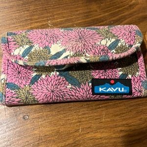 KAVU Checkbook Wallet GUC